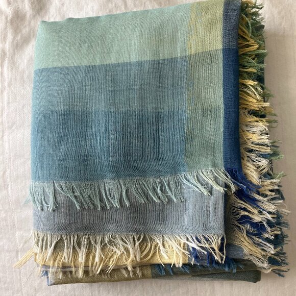 Burberry Check Scarf/Shawl - Picture 2 of 5